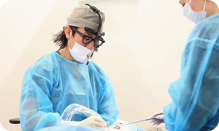 経験豊富な歯科医師による安心のインプラント治療